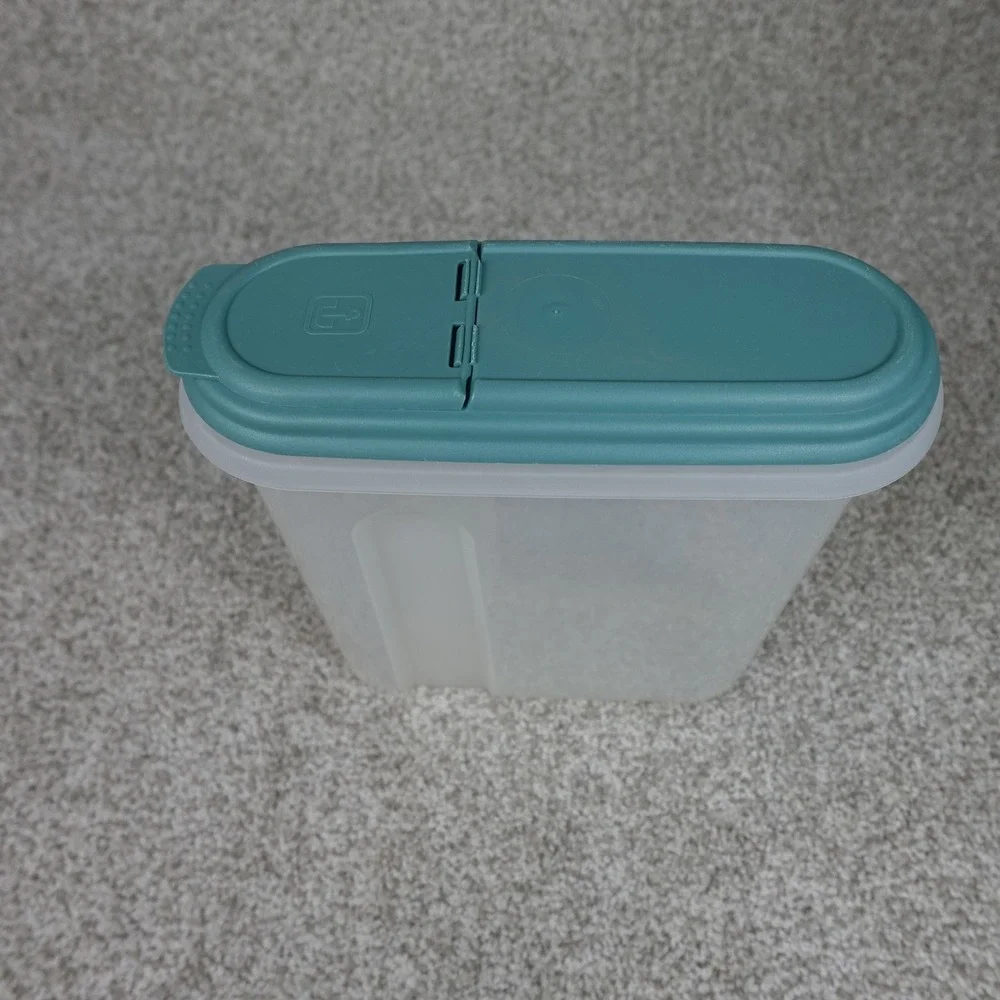 Anchor Hocking 3.75 Quart Food Storage Canister Teal Flip Top Lid Translucent